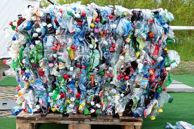 plastic-bottles-g41429987f_6425